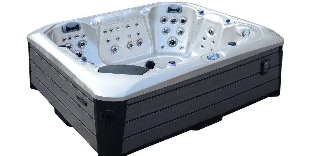 4 Advantages of Owning a Hot Tub