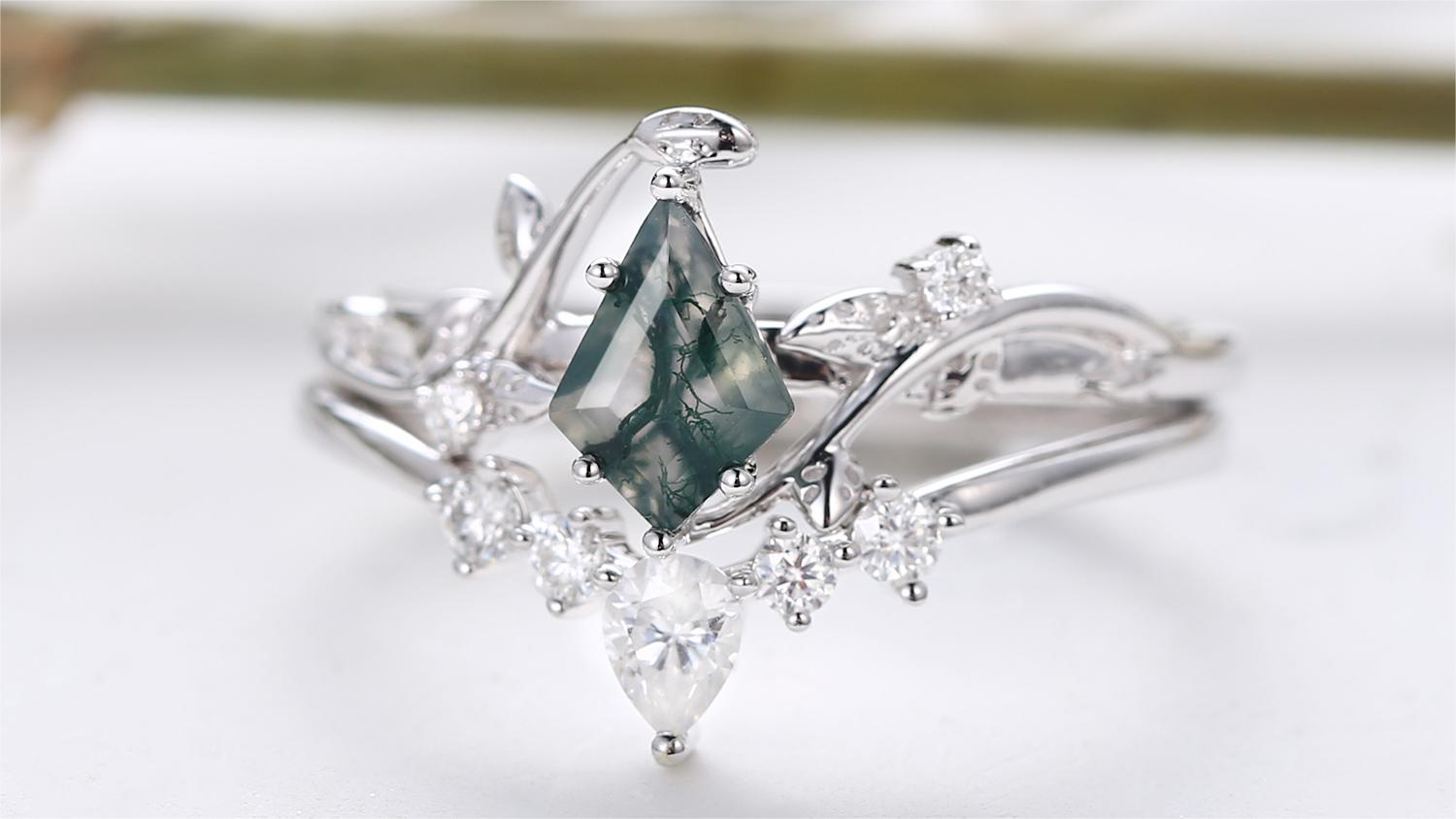 What Are the Felicegal Most Popular Moss Agate Ring Collections?